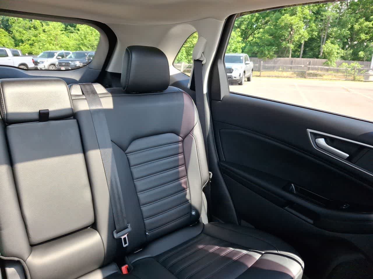Used 2020 Magnetic Metallic Ford SEL image 14