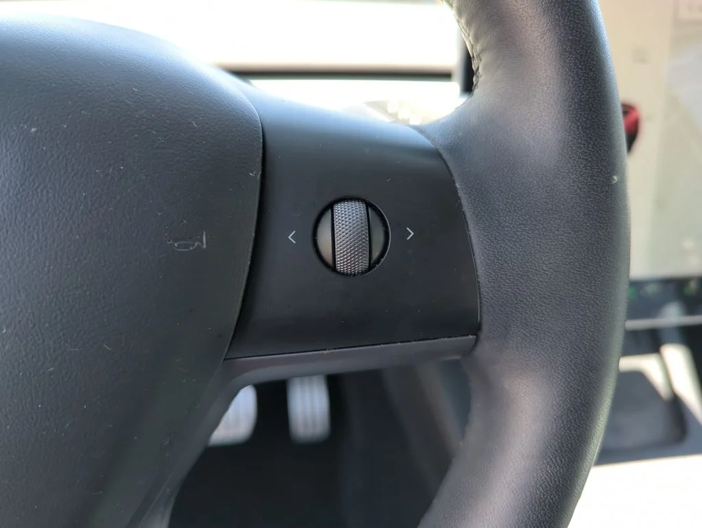 Used 2022  Tesla Performance image 22
