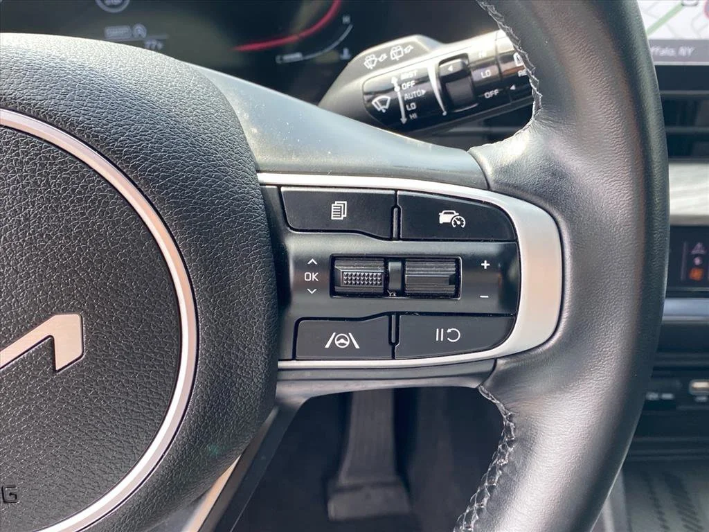 Certified Used 2024 Dawning Red Kia X-Line image 19