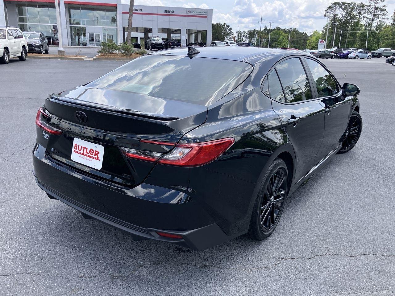 Used 2025 Black (Midnight Black Metallic) Toyota SE image 5