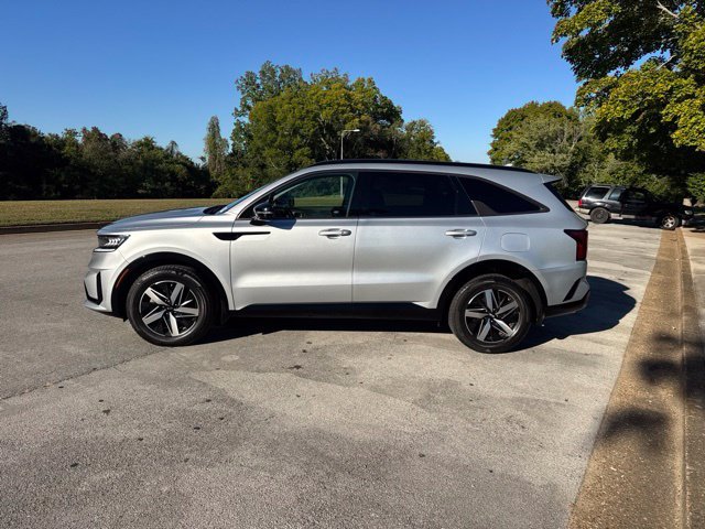 Used 2021 Silver Kia EX image 4