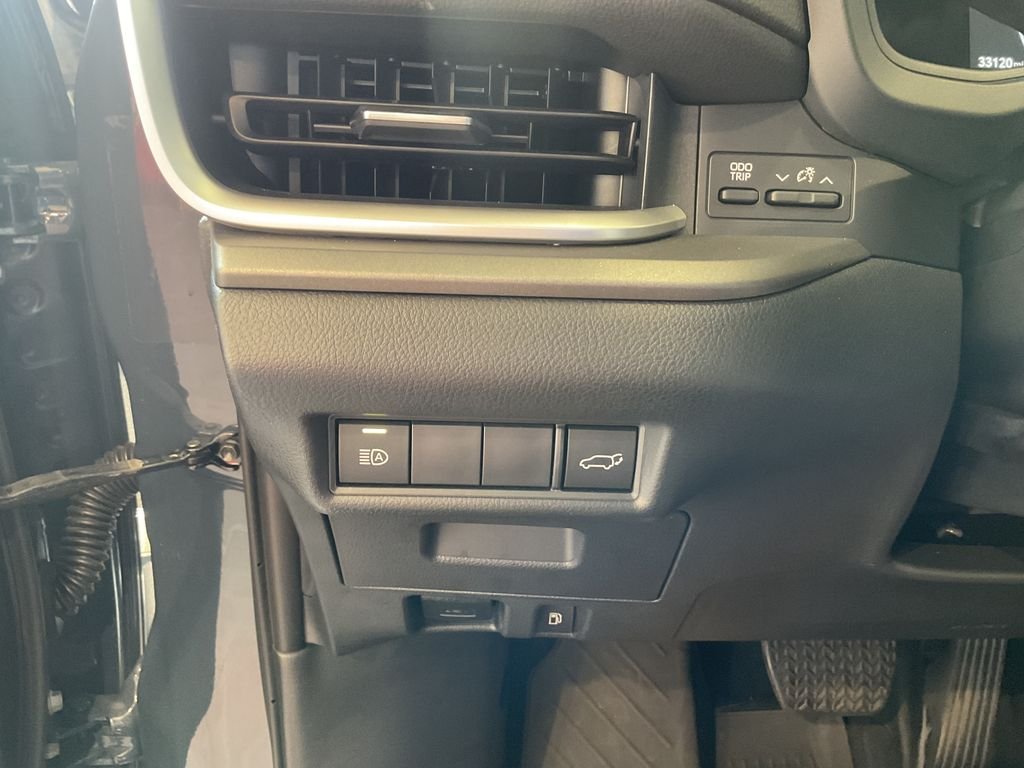 Used 2025 White Toyota XLE image 19