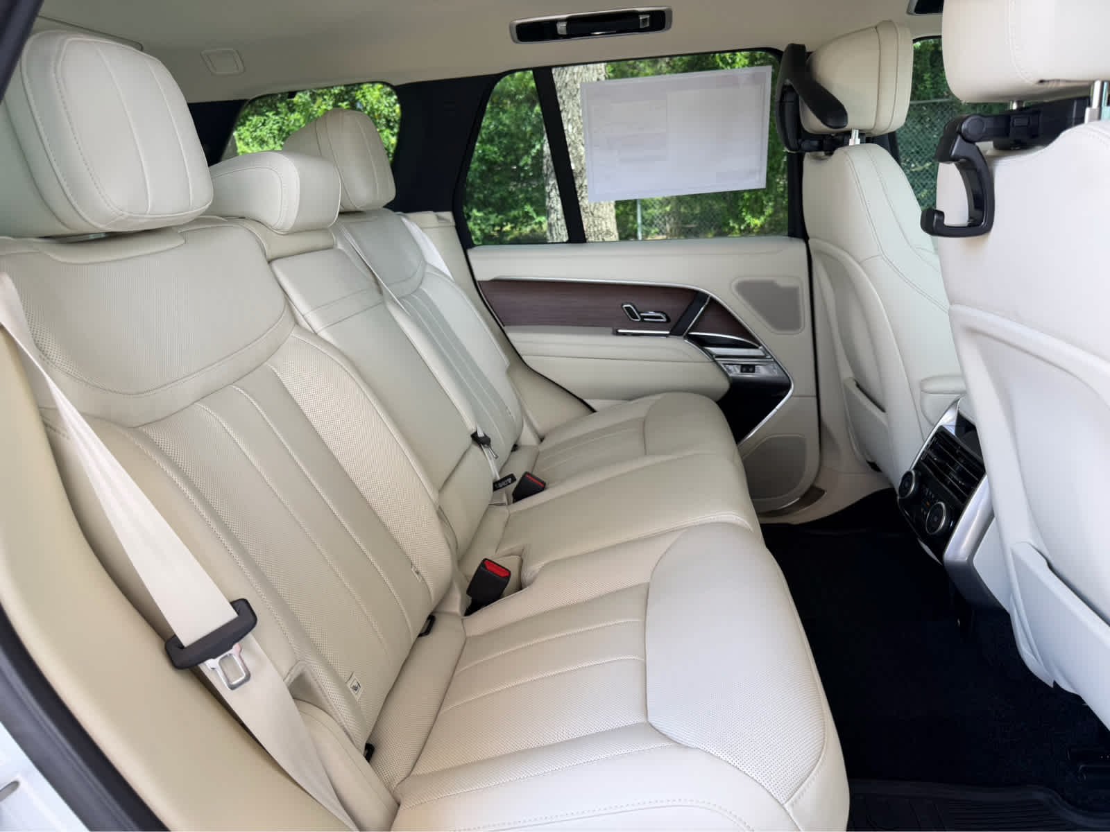 New 2026 Fuji White Land Rover SE image 13