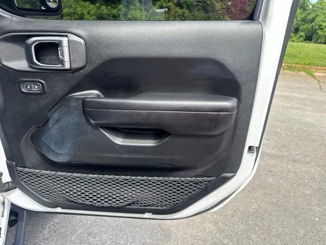 Used 2020 White Jeep Sport image 9