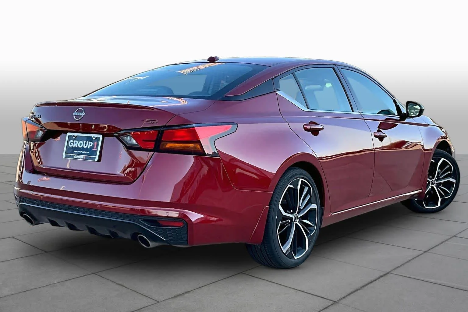 Certified Used 2025 Scarlet Ember Nissan SR image 19
