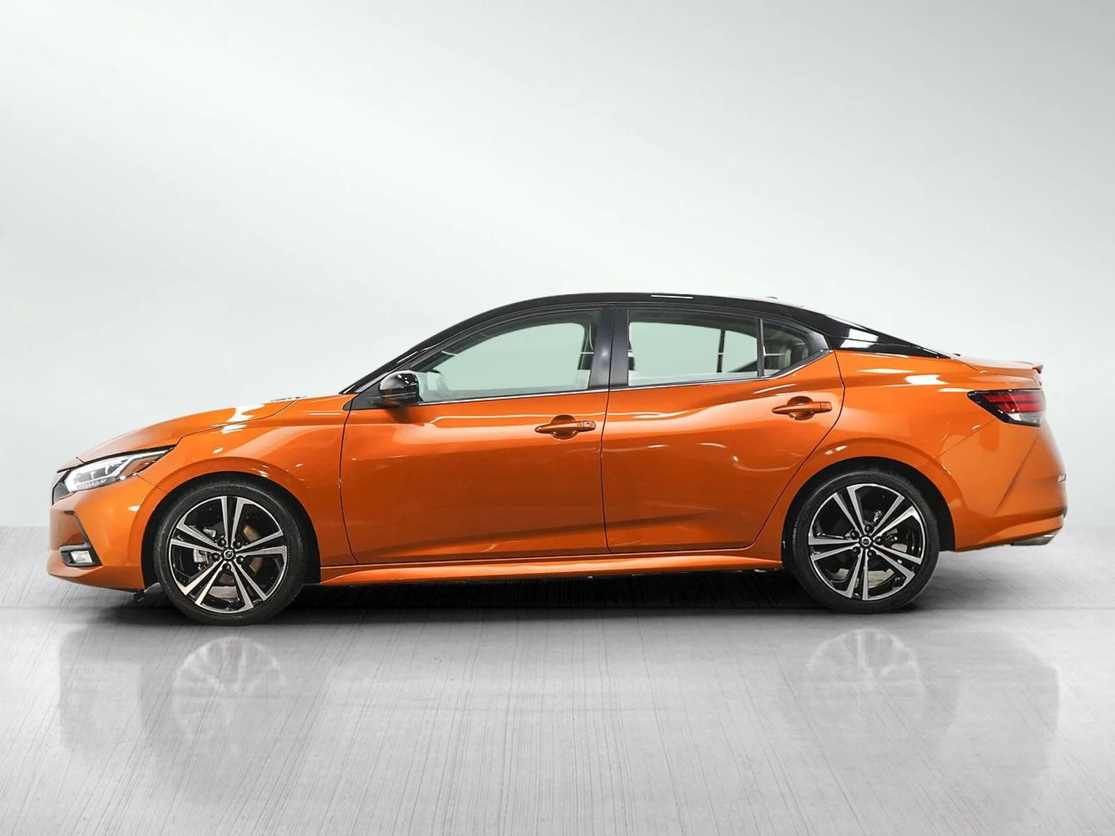 Used 2022 Nissan Sentra SR with VIN 3N1AB8DV3NY286459 for sale in Burnsville, Minnesota