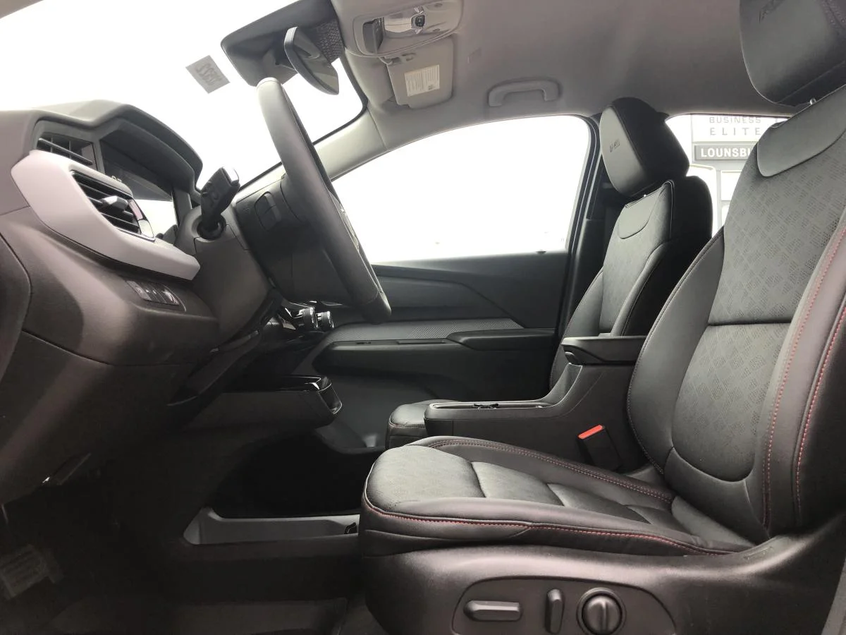 New 2027 Black Chevrolet Fwd 4dr Rs image 10