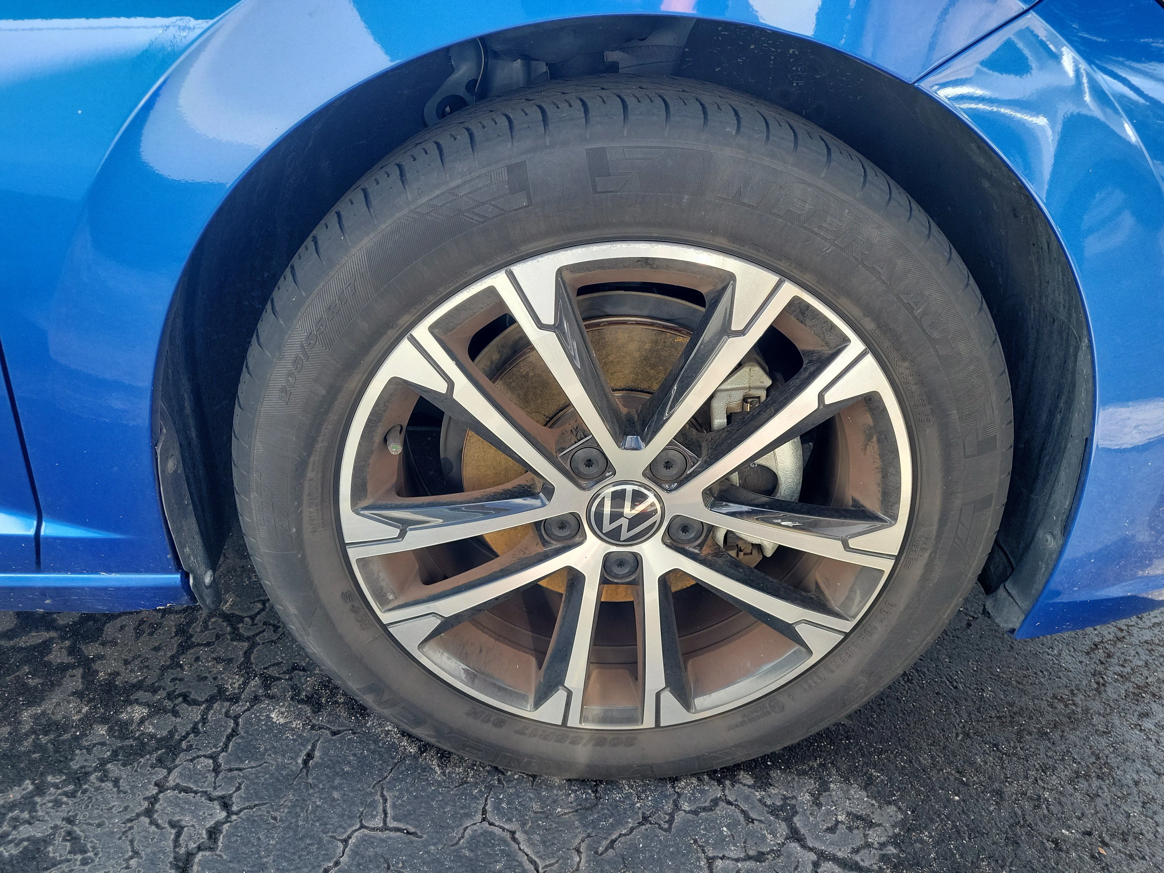 Used 2024 Blue Metallic Volkswagen 1.5T Sport image 2
