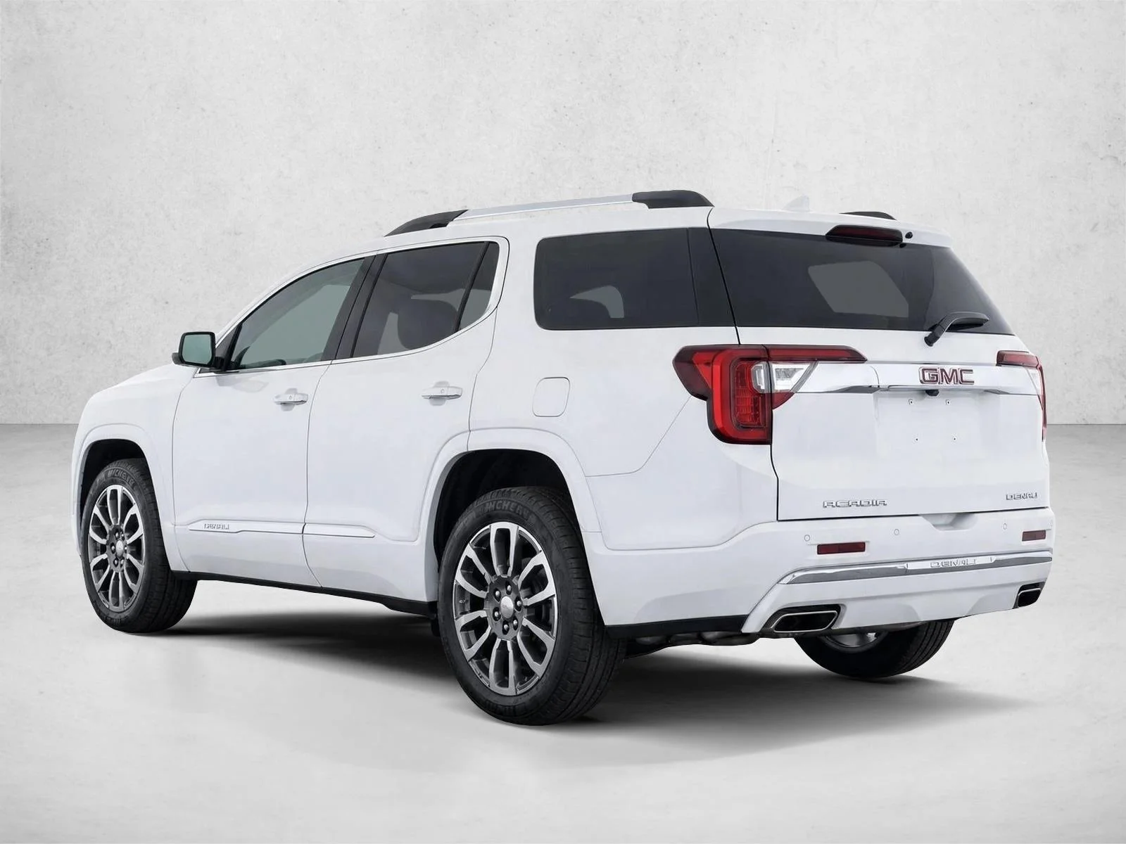 Used 2023 White Frost Tricoat GMC Denali image 5