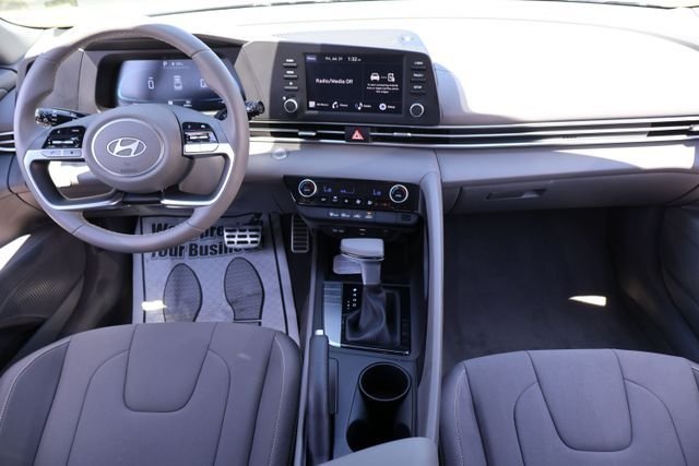2026 Hyundai Elantra SEL Sport - Photo 12