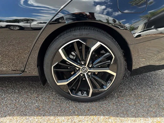 Used 2024  Nissan 2.5 SR image 11