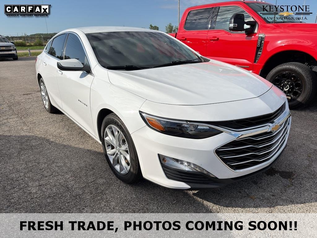 Used 2024 Summit White Chevrolet 1LT image 1