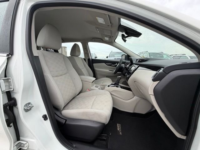 Used 2019 White Nissan SV image 17