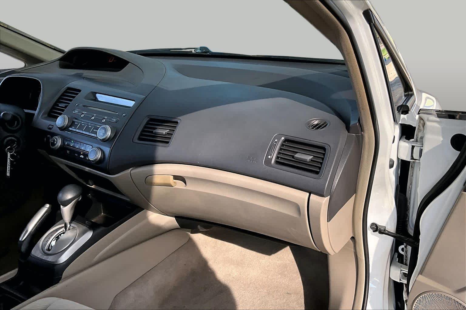 Used 2011 Taffeta White Honda LX image 17