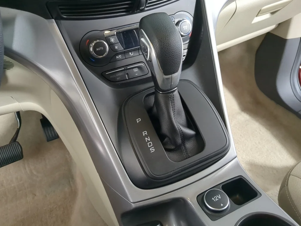 Used 2016 Red Ford SE image 25