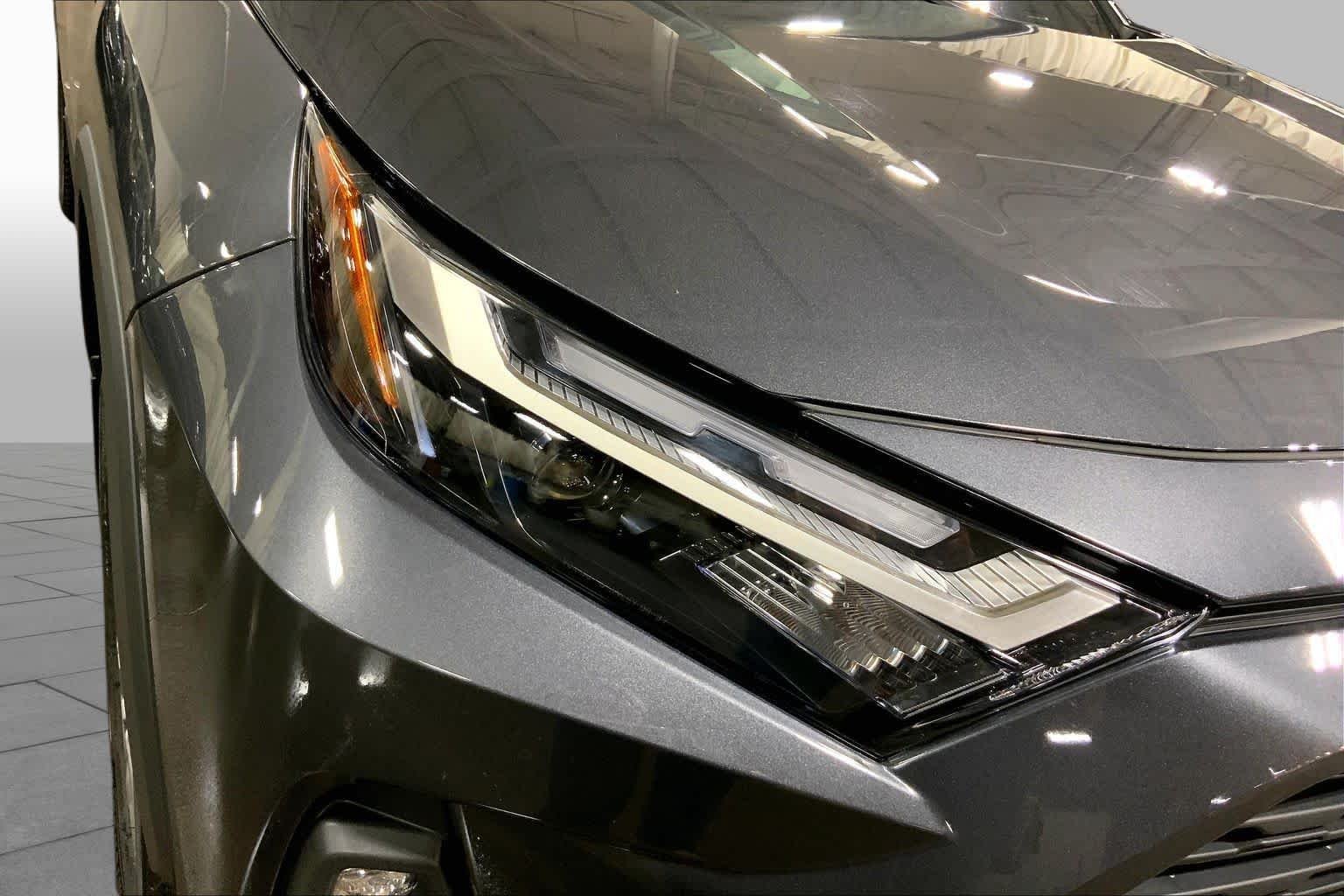 Used 2025 Magnetic Gray Metallic Toyota XLE Premium image 28