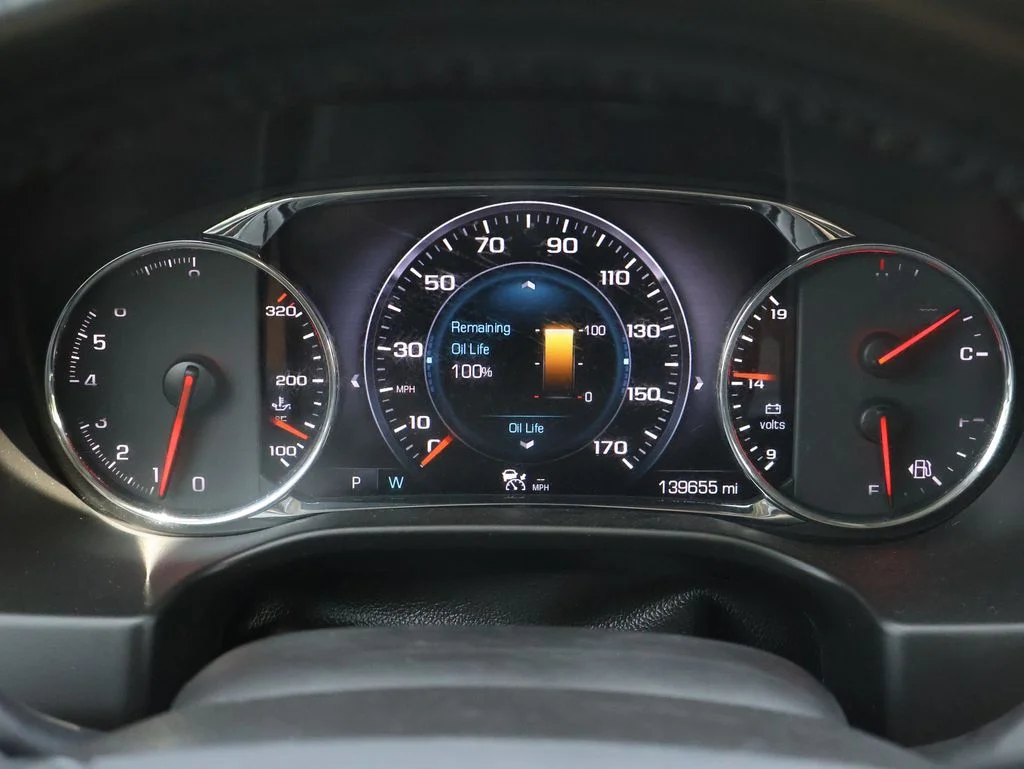 Used 2017 White GMC Denali image 36