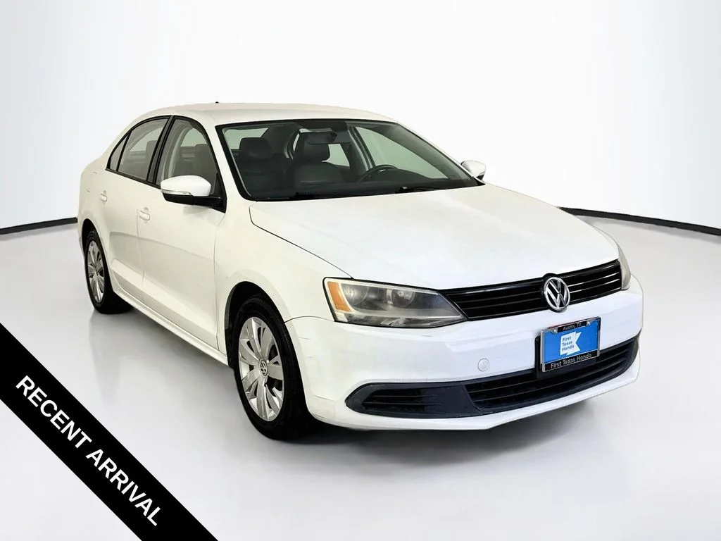 Used 2014 Pure White Volkswagen 1.8T SE image 1