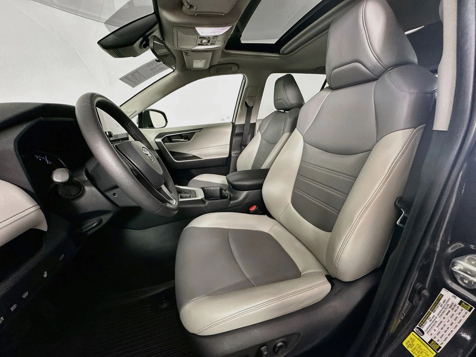 Used 2023 Gray Toyota XLE Premium image 22