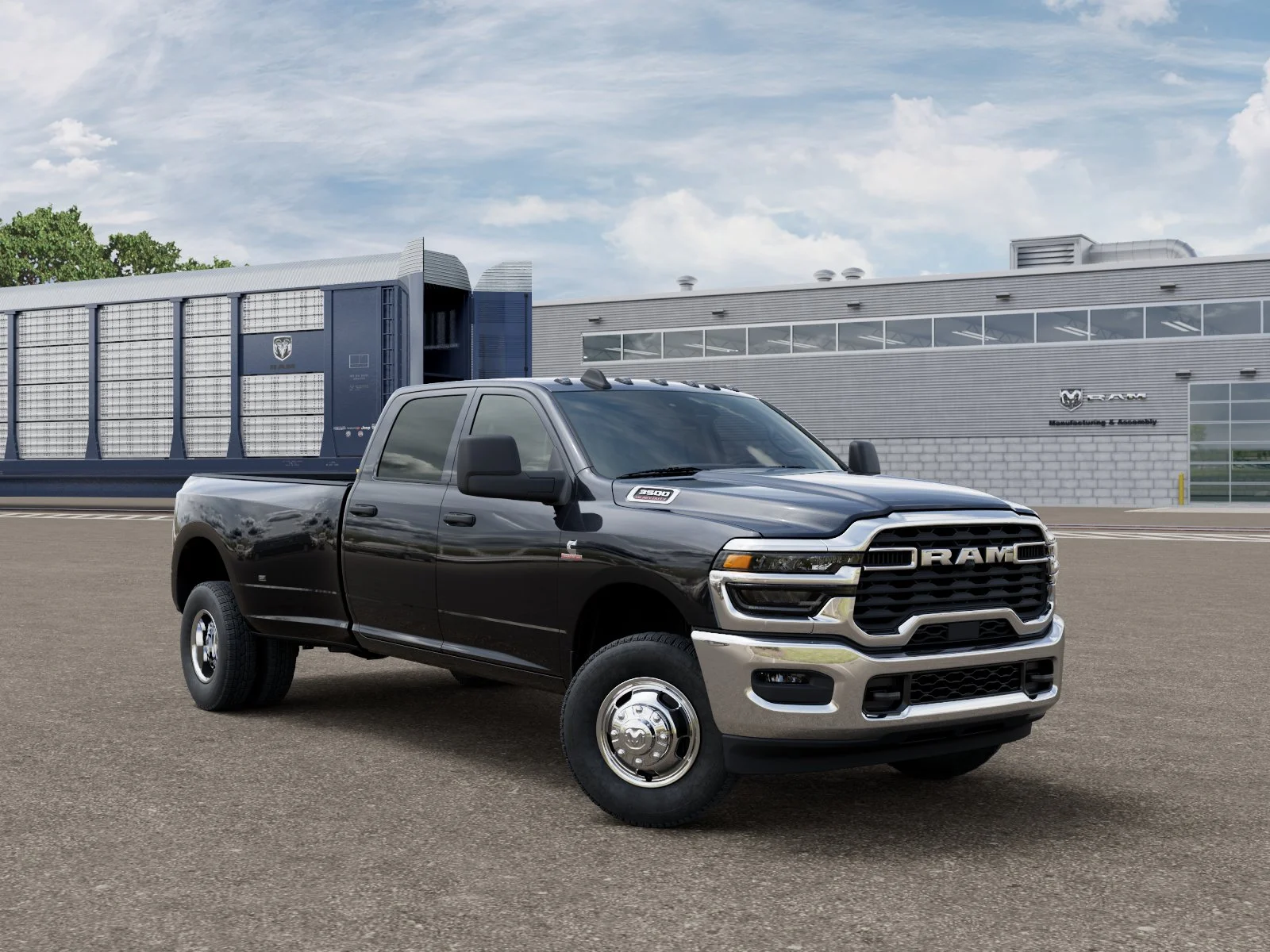 New 2026 Diamond Black Crystal Pearl-Coat Exterior Paint RAM Tradesman image 3