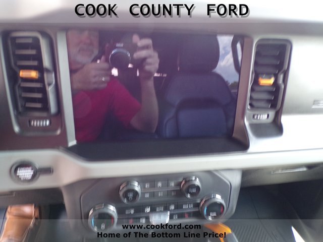 Used 2023 Hot Pepper Red Metallic Tinted Clearcoat Ford Badlands image 5