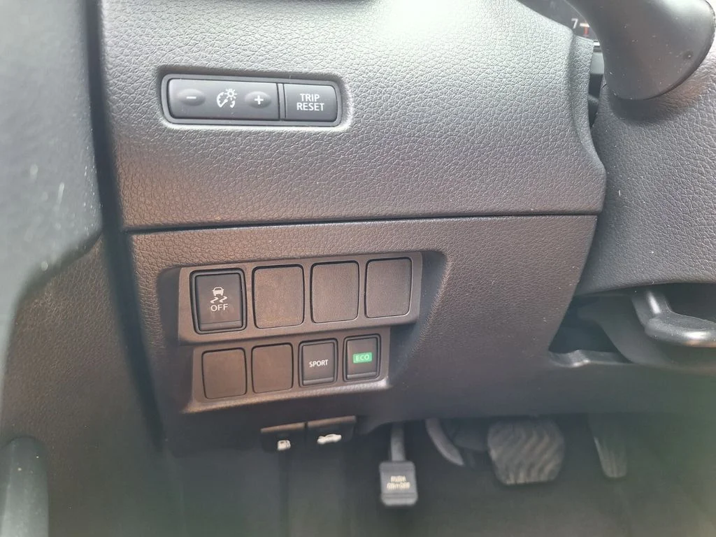Certified Used 2017 White Nissan S image 12