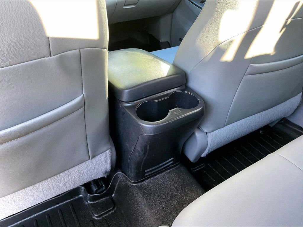 Used 2015 Silver Toyota Base image 27