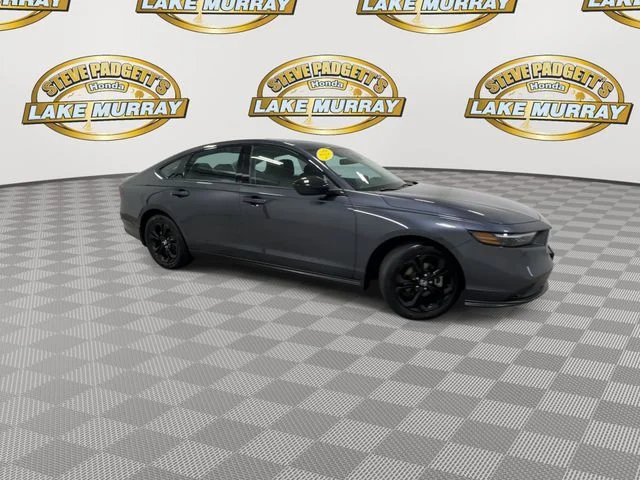 Certified Used 2025 Meteorite Gray Metallic Honda SE image 4