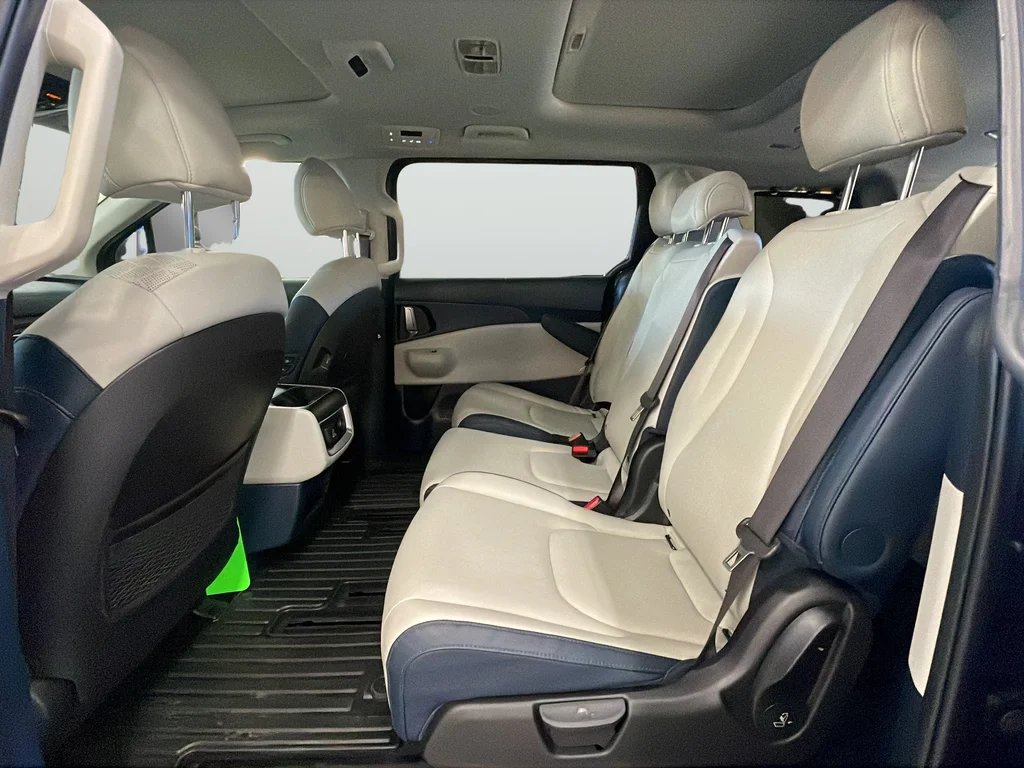 Used 2025 Gray Kia SX image 27