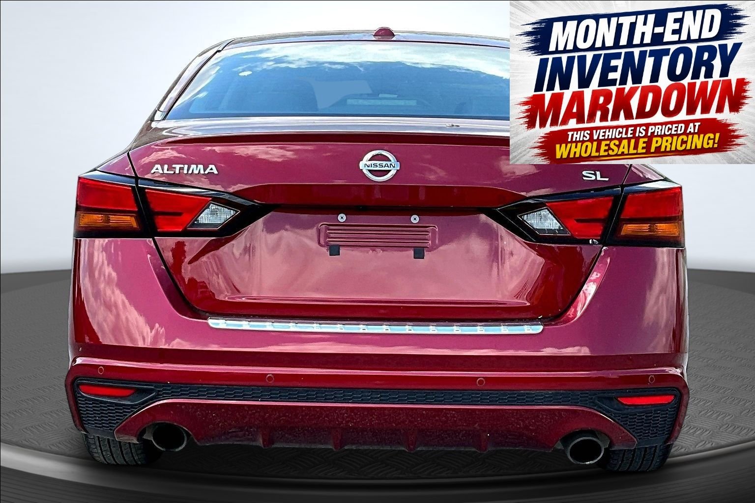 Used 2022 Red Nissan 2.5 SL image 6
