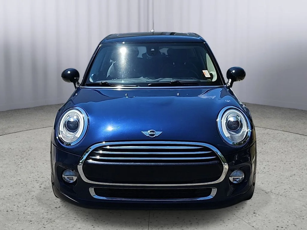 Used 2018 Blue MINI Base image 8