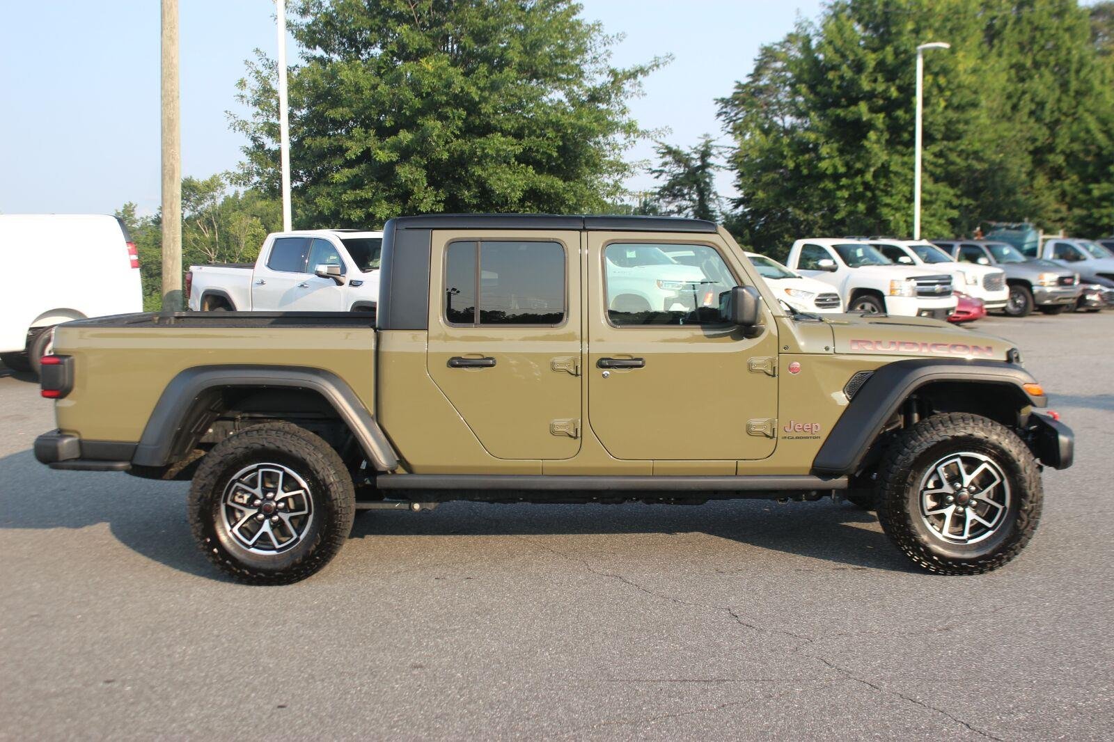 Used 2025 Green Jeep Rubicon image 8