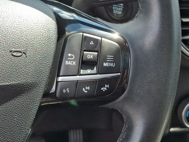 Used 2022 Black Ford SE image 23