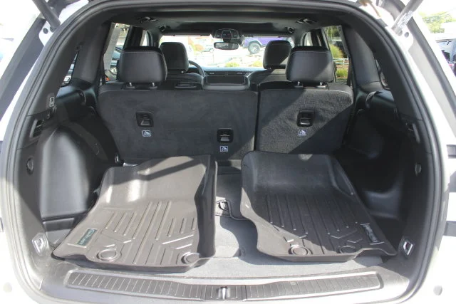 Used 2023 White Jeep Altitude X image 25