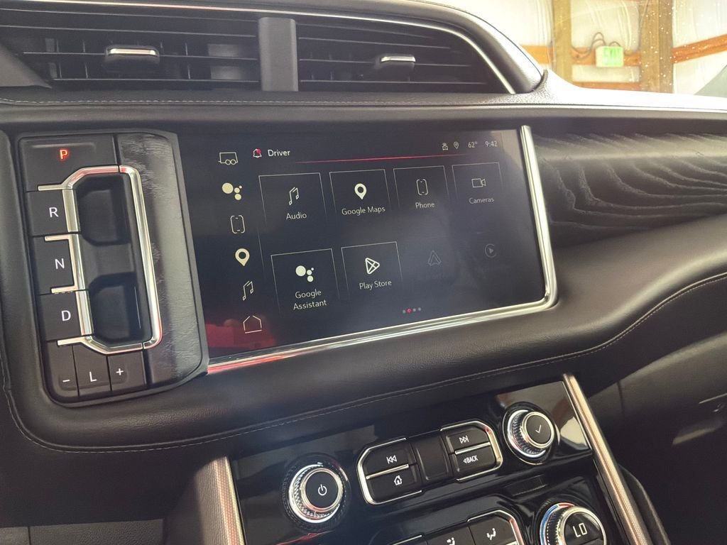Used 2024 White GMC Denali image 32