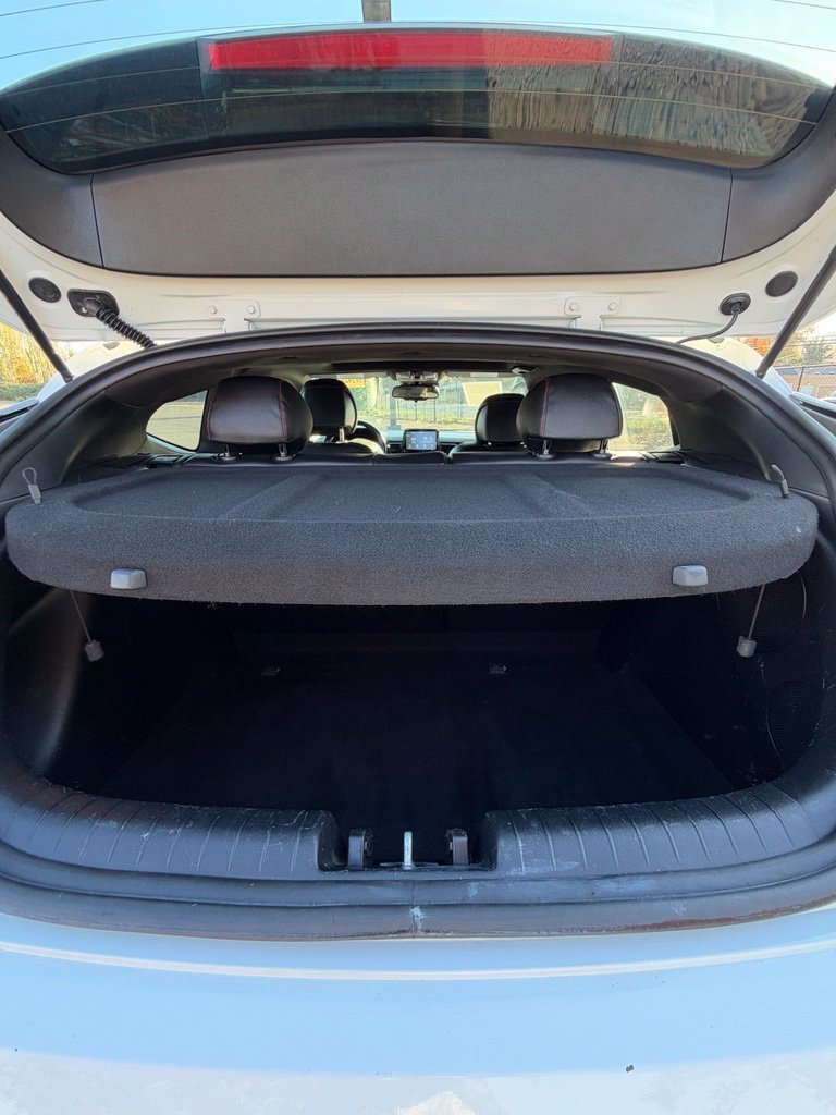 Used 2019 Chalk White Hyundai Turbo image 11