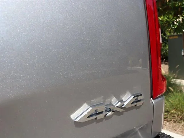 New 2025 Billet Silver Metallic Clear-Coat Exterior Paint RAM BIG HORN image 39