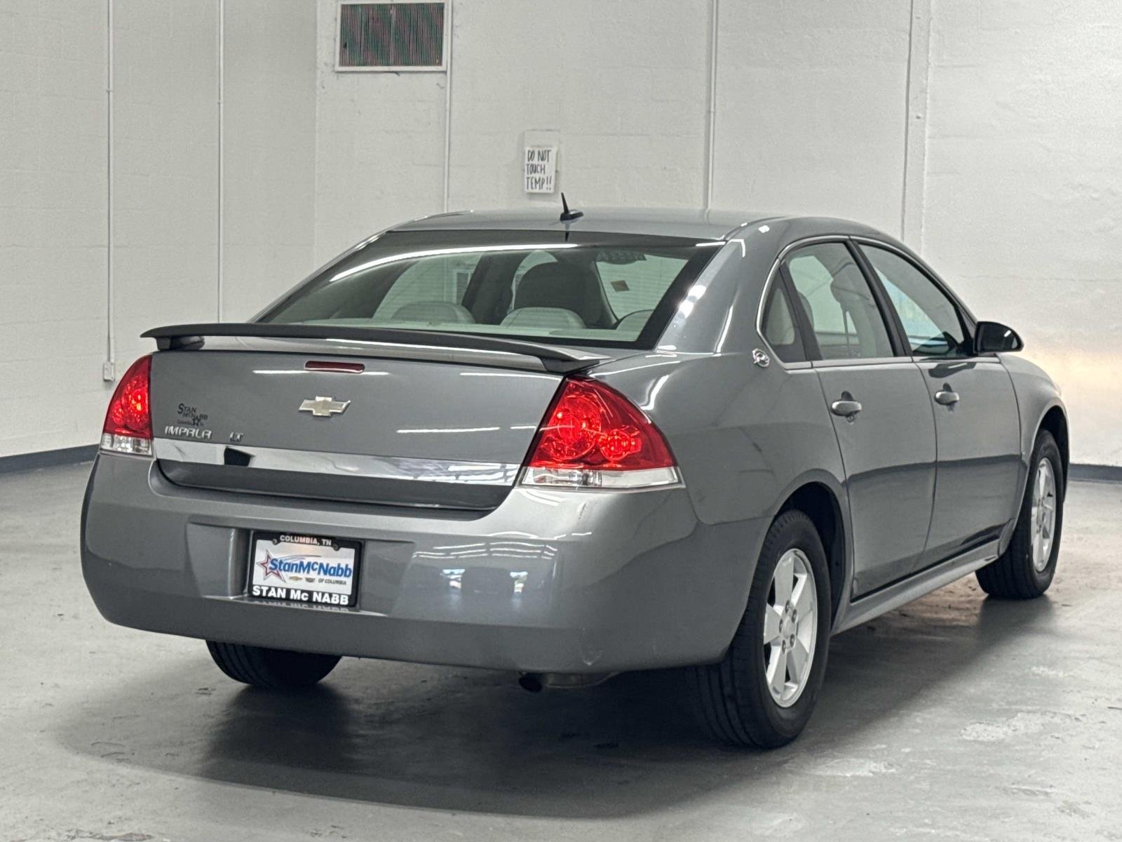 Used 2009 DARK SILVER METALLIC Chevrolet 3.5L LT image 8