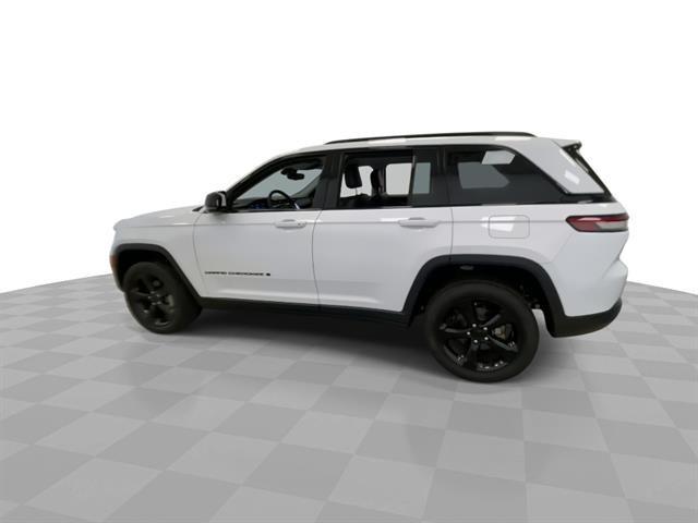 Certified Used 2023 White Jeep Limited 4x4 image 7