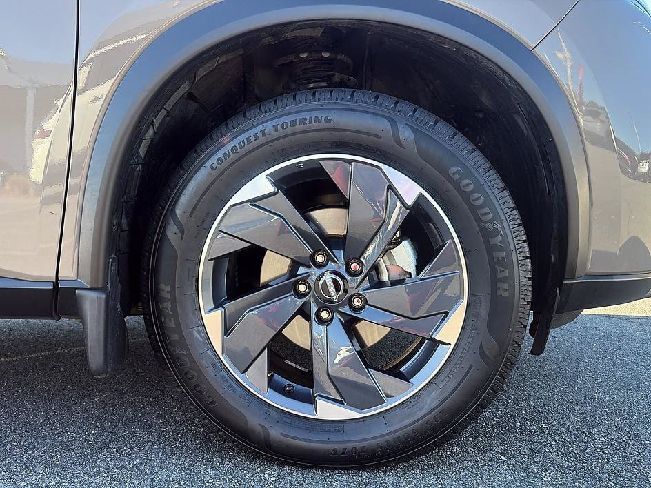 Used 2025 Baja Storm Metallic Nissan SV image 35