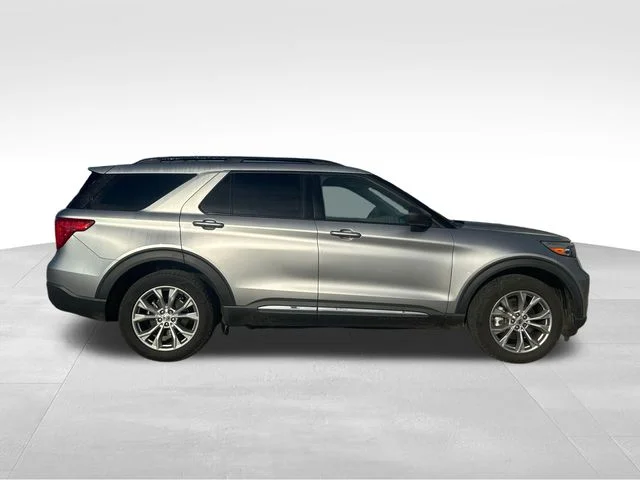 Used 2021 Silver Ford XLT image 4