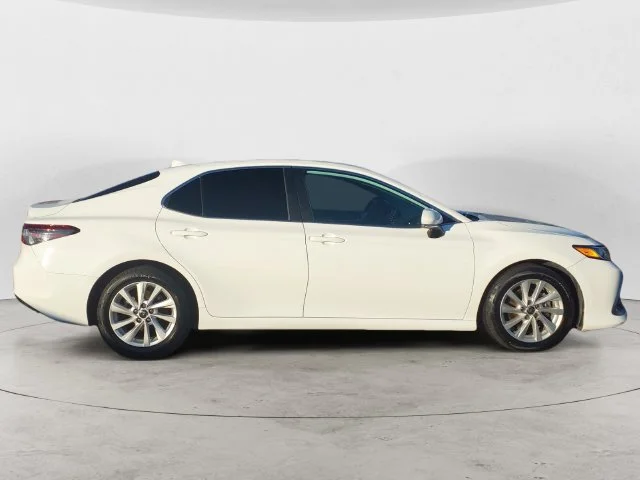 Used 2022 White Toyota LE image 4