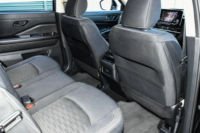 Used 2023 Black Nissan SV image 27