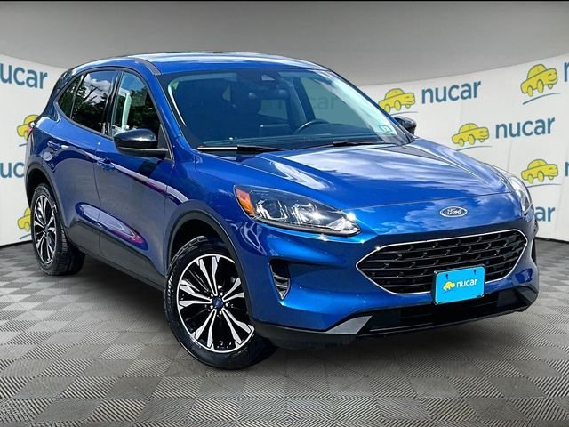 Used 2022 Blue Ford SE image 1
