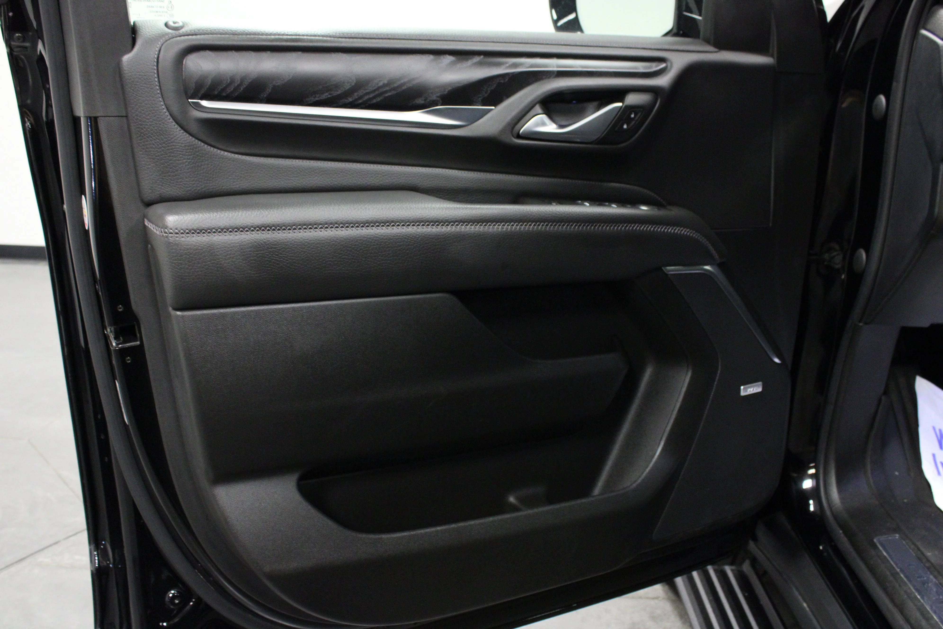 Used 2022 Onyx Black GMC Denali image 11