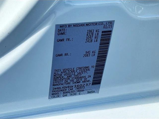 Used 2025 White Nissan 2.5 SV image 29