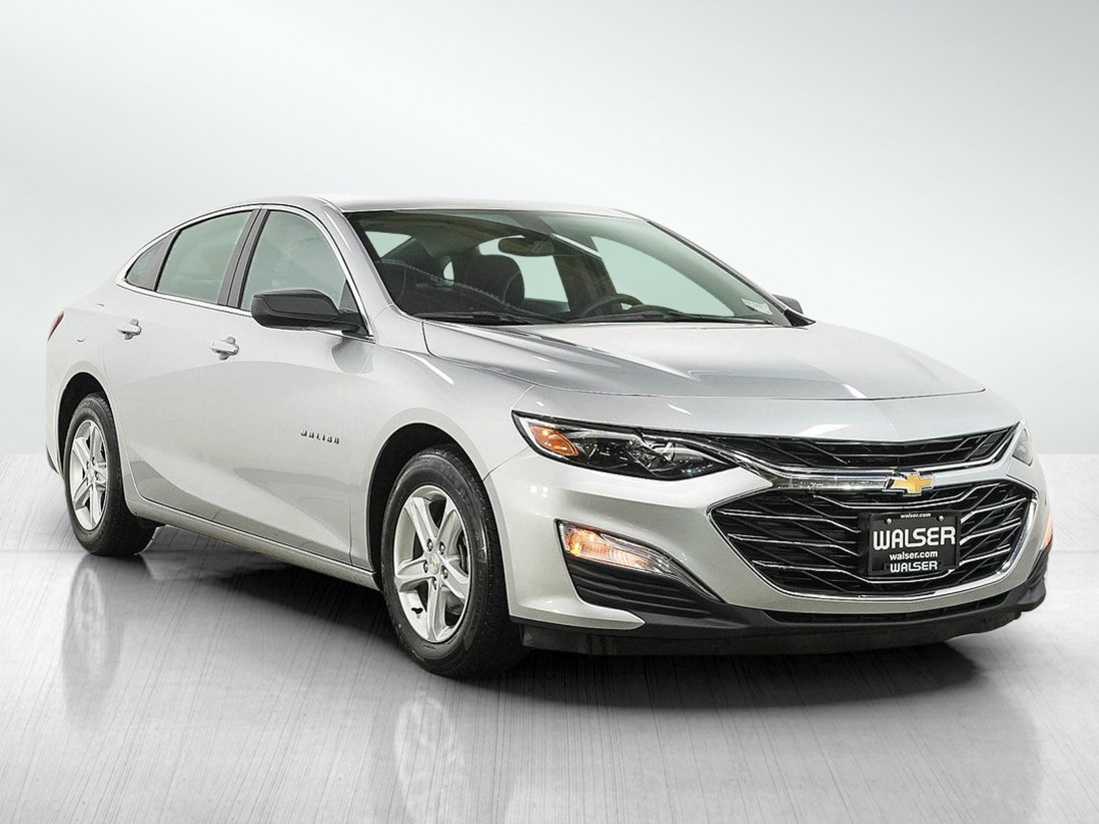 Used 2022 Silver Ice Metallic Chevrolet LS image 7