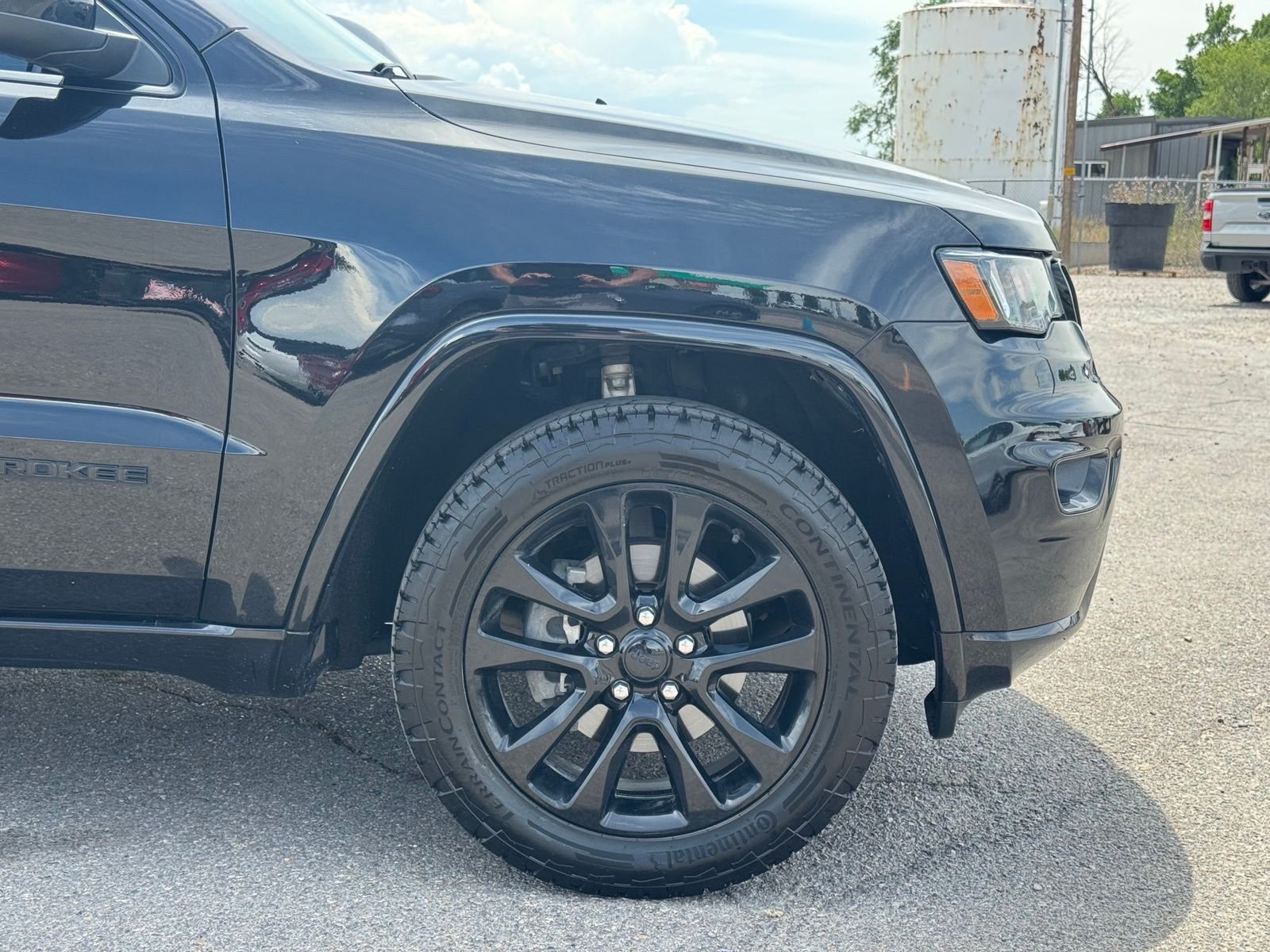 Used 2020 Diamond Black Jeep Altitude image 3