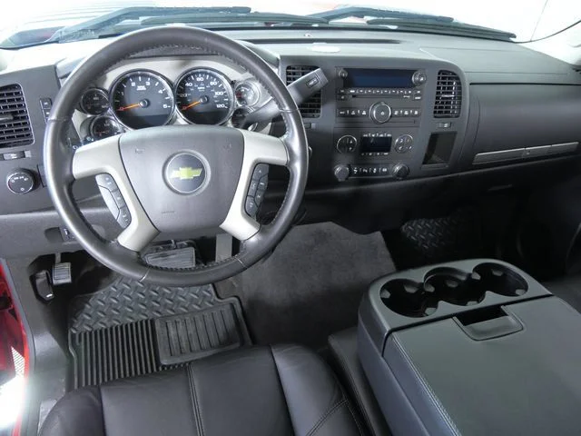 Used 2012 Red Chevrolet LT image 3