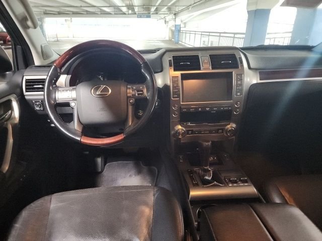 Used 2016  Lexus 460 image 5